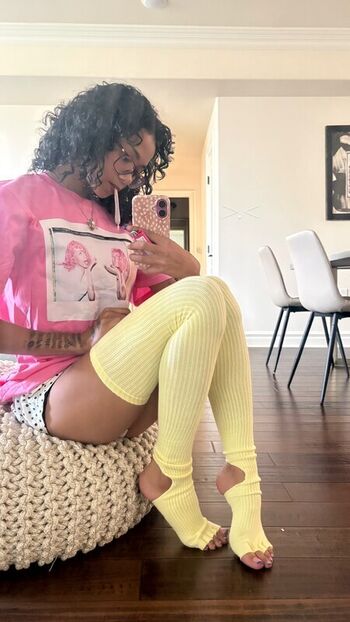 Full leaked Zara lily/ private onlyfans photo