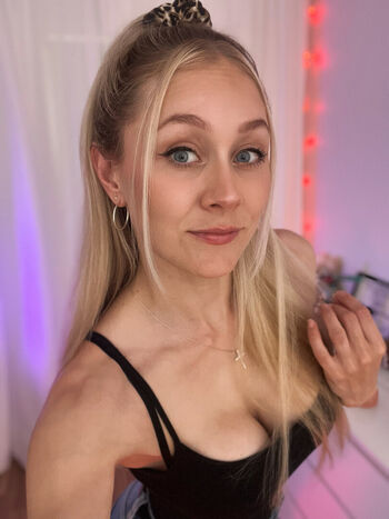 Full leaked Kandyland private onlyfans photo