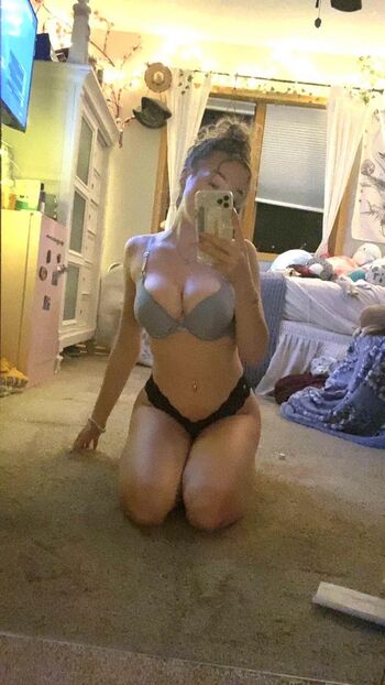 Kasandra Reyes