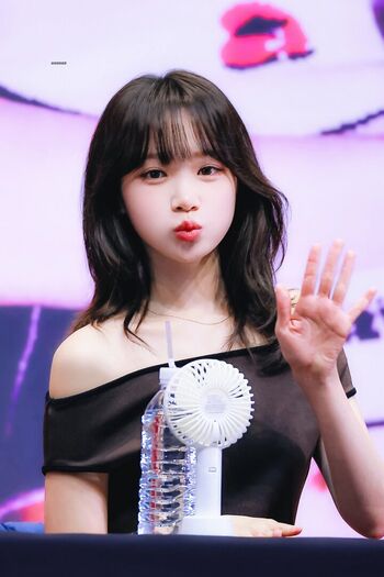 Kim Chaewon