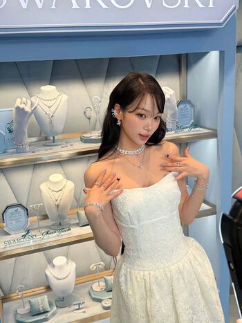 Kim Chaewon
