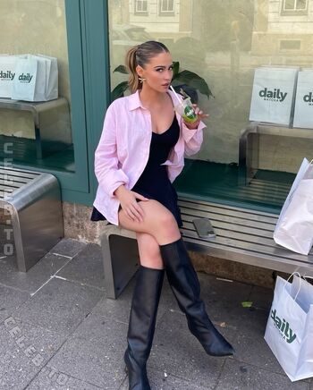 Full leaked Kim sara private onlyfans photo