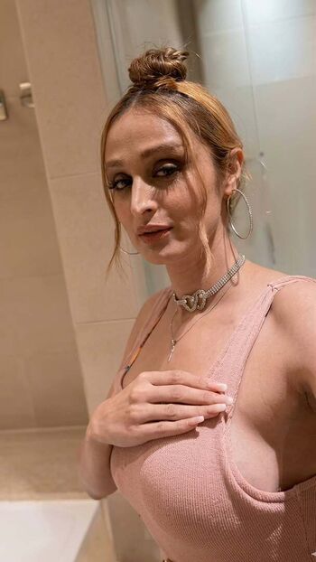 Full leaked Lanarose private onlyfans photo