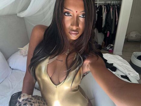 Full leaked Lara raj private onlyfans photo