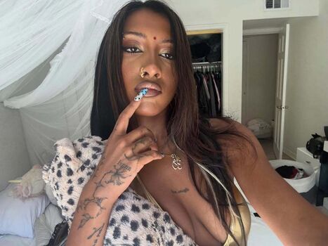 Full leaked Lara raj private onlyfans photo