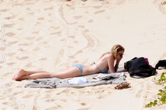 Lara Stone