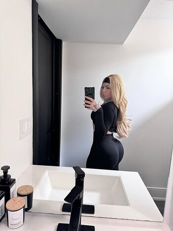 Laughlyn Tomassi