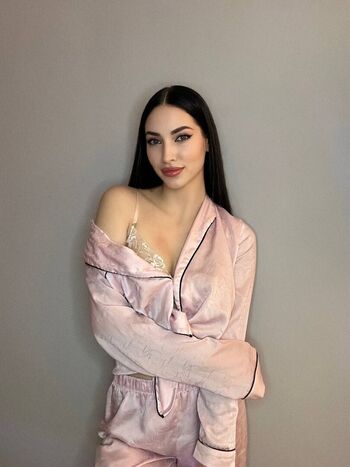 leila34366