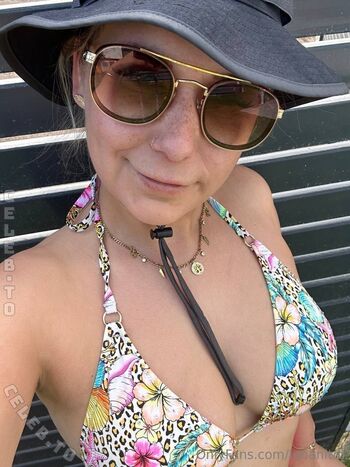 Lena Nitro