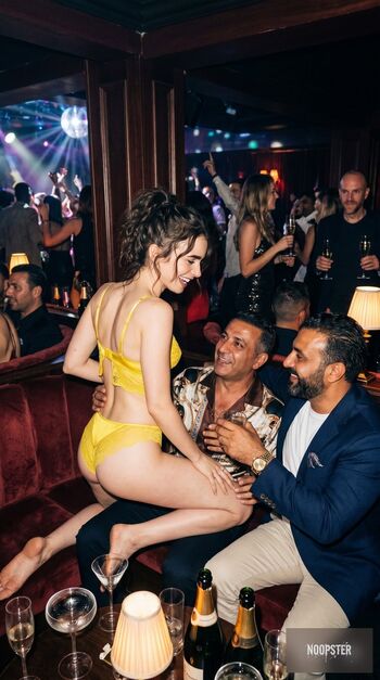 Lily Collins