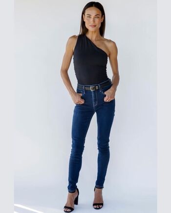 Lisa Dillon