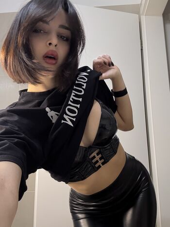 lory_dark_21