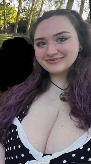 Full leaked Lovelysquirrel private onlyfans photo
