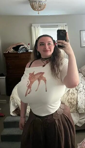 Full leaked Lovelysquirrel private onlyfans photo