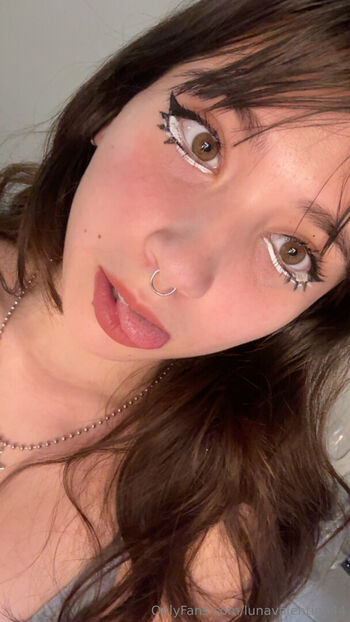 lunavalentinacams
