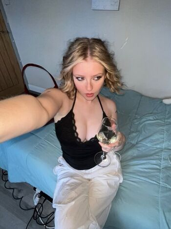 Full leaked M ae private onlyfans photo