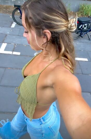 Full leaked Maevae shape private onlyfans photo