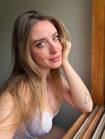 Full leaked Magui ansuz page private onlyfans photo