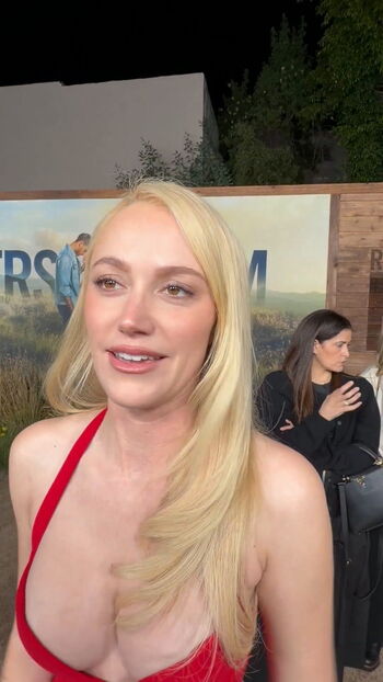 Maika Monroe