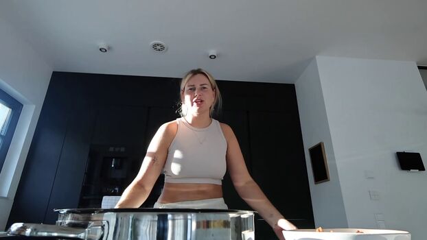 Full leaked Maren wolf page private onlyfans photo