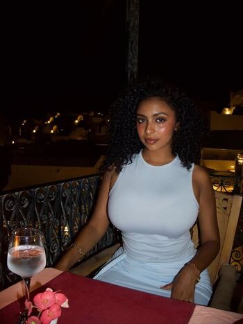 Full leaked Mariahellie private onlyfans photo