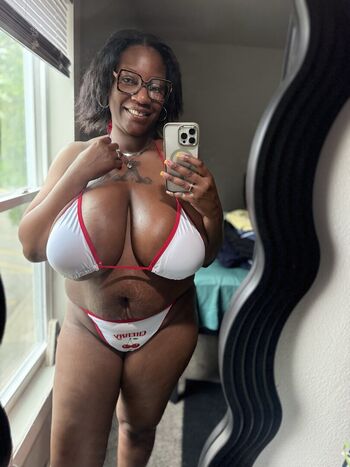 Full leaked Mature women private onlyfans photo