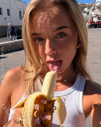 Full leaked Maxima mclk private onlyfans photo