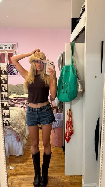 Full leaked Mia healey private onlyfans photo