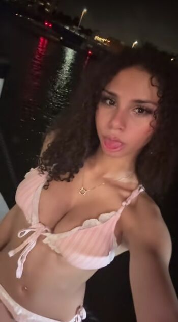 Full leaked Miahanlon private onlyfans photo