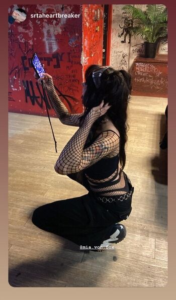 MiaVonFox