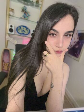 Full leaked Midna page private onlyfans photo