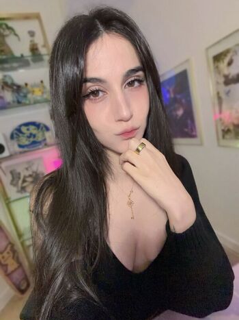 Full leaked Midna page private onlyfans photo