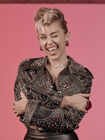 Full leaked Miley cyrus page private onlyfans photo