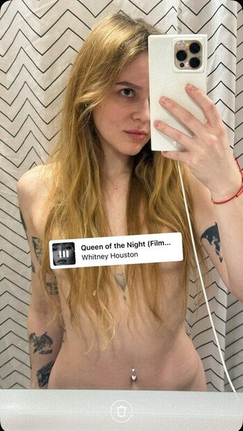 Full leaked Minilubov private onlyfans photo