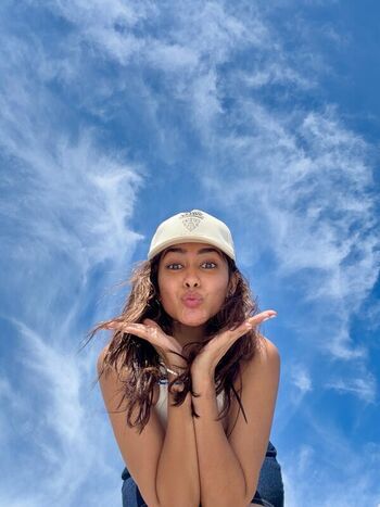 Mrunal thakur