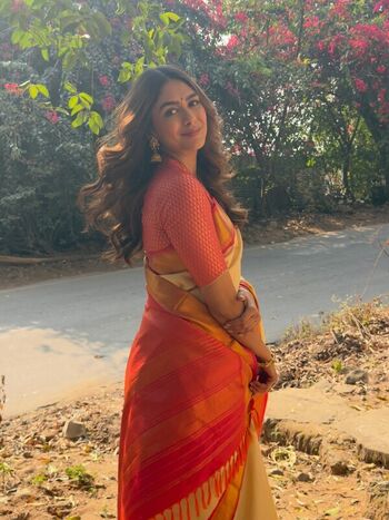 Mrunal thakur