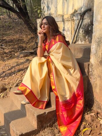 Mrunal thakur