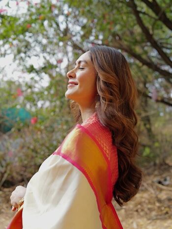 Mrunal thakur