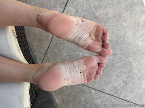 myposedtoes