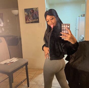 Full leaked N dioraaa private onlyfans photo
