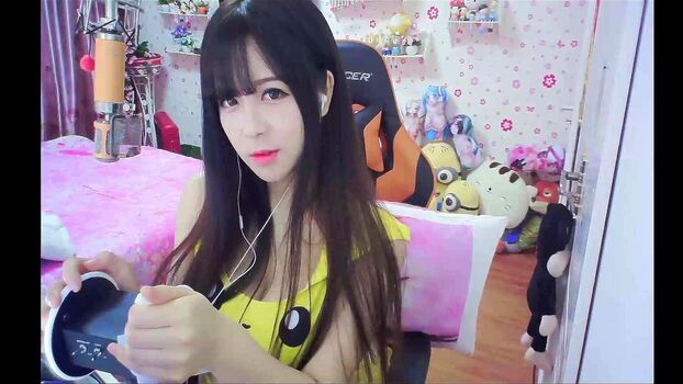 Nana ASMR