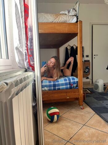 Full leaked Noemy private onlyfans photo