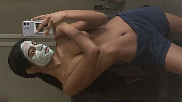 Full leaked Zoweybunny/ private onlyfans photo