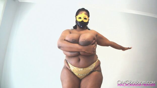 omgbigboobs.com