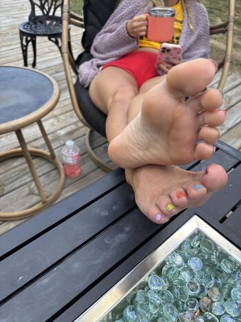 rainbowtoes7