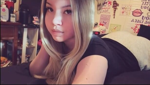 realvannessavale