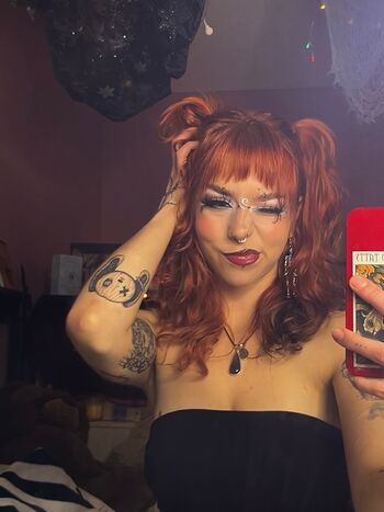 Red_e_bunny