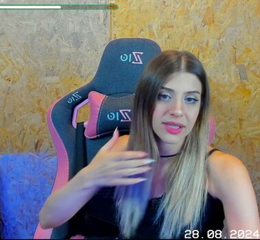 İrem Sakmar
