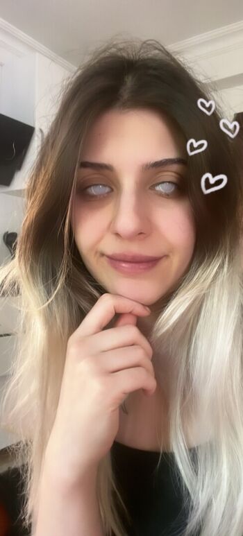 İrem Sakmar