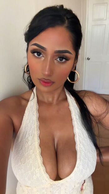 Full leaked Riya b private onlyfans photo